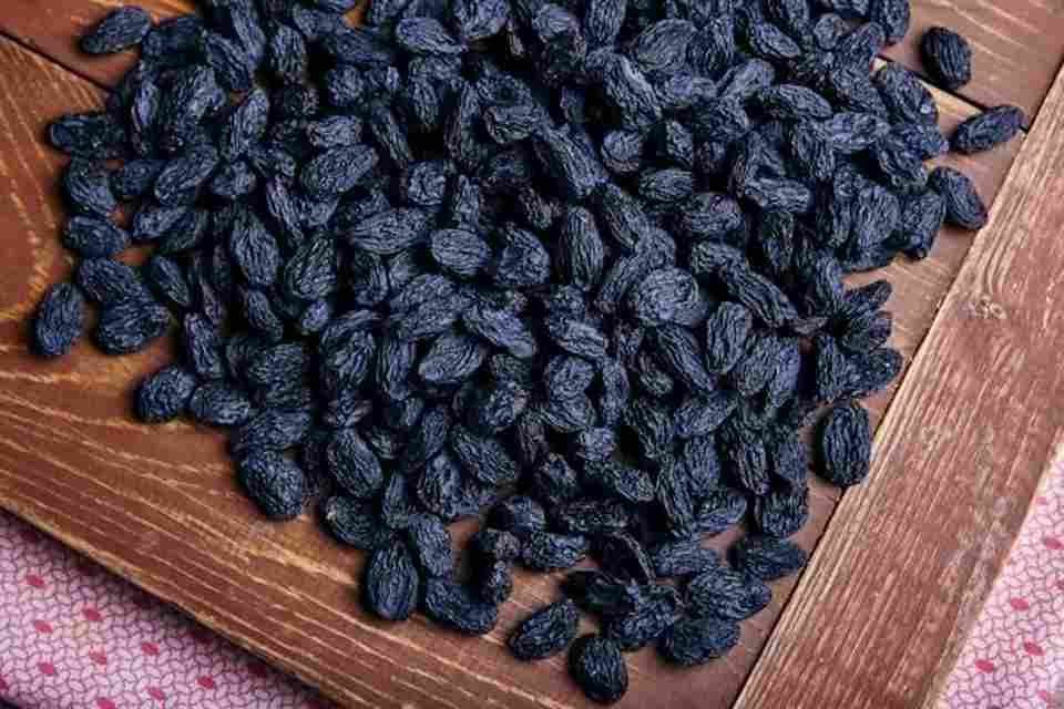 کشمش پلویی آفتابی ملایر با طعم شیرین و کیفیت مناسب